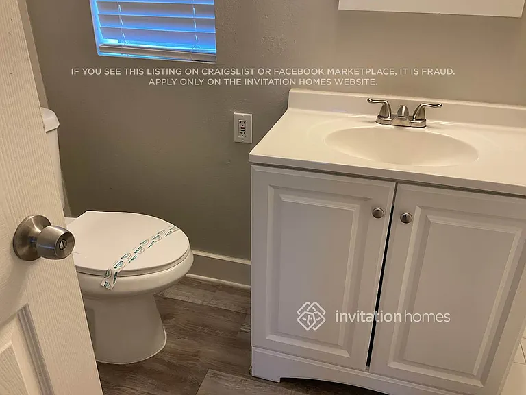 450 Iris Rd — Photo 15