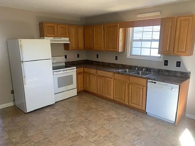 221 Pappy Dr — Photo 6