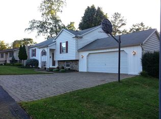 107 Village Park Dr, Morgantown, WV 26508