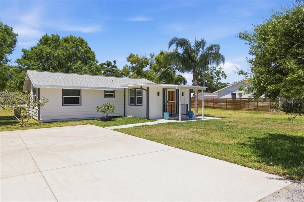 4300 Eastern Pkwy, Sarasota, FL - View 4