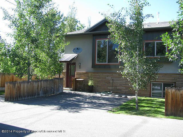 1st image of 403 S 2nd St
