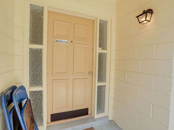 2nd image of 3086 Bluebrook Dr