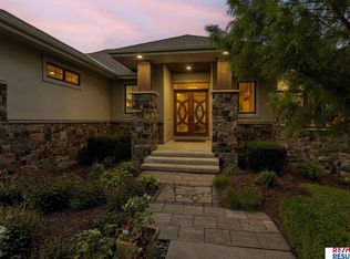 21114 Cedar St, Elkhorn, NE 68022