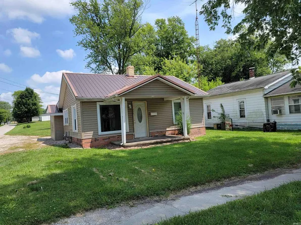 804 N Line St, Loogootee, IN 47553