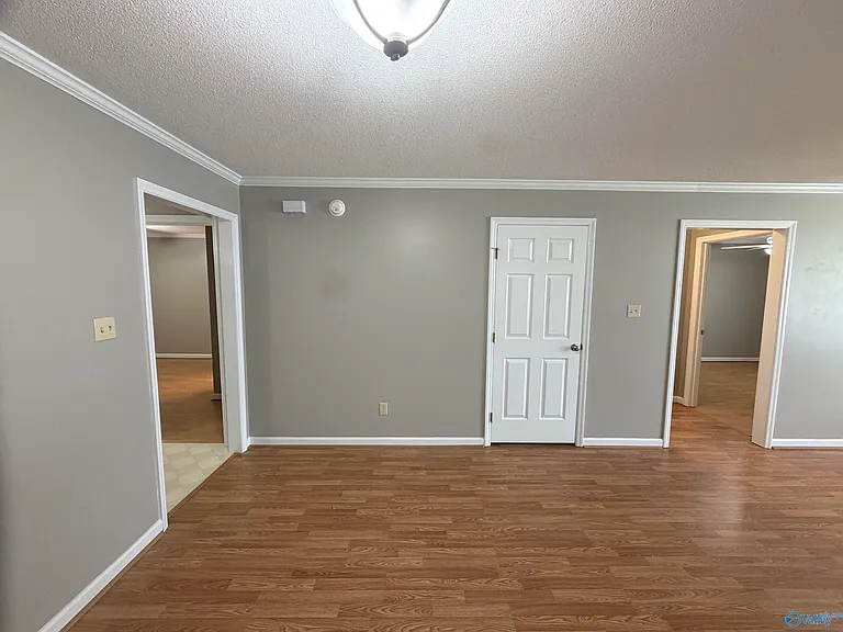 402 Pine St NW — Photo 9