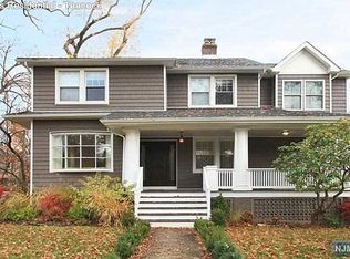 313 Ogden Ave, Teaneck, NJ 07666