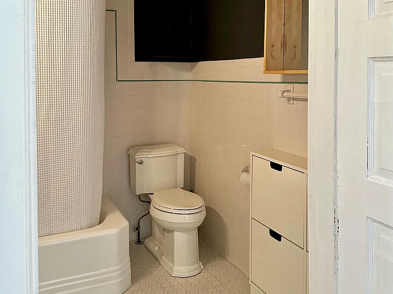 2327 Upland Pl #3 — Photo 13
