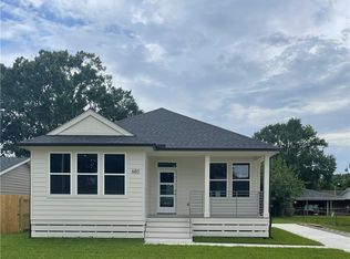 680 Hunterbrook Dr, Gretna, LA 70056