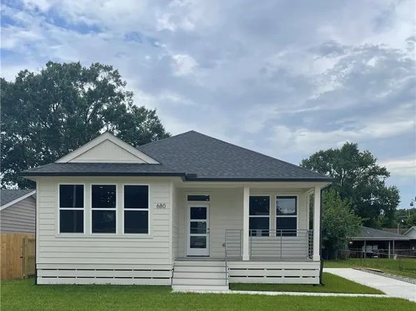 680 Hunterbrook Dr, Gretna, LA 70056