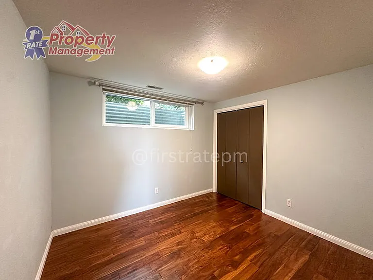 2624 N Hillway Dr — Photo 32