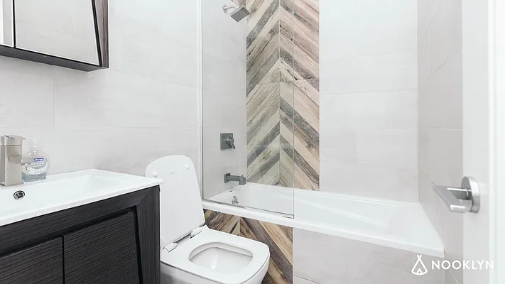 Rented by Nooklyn NYC LLC | media 75