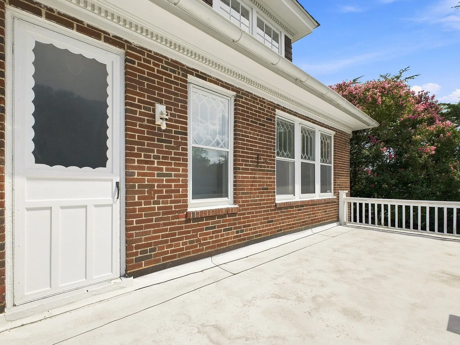 734 Shirley Avenue - B — Photo 4