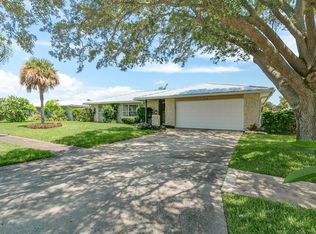 117 Holiday Ln, Cocoa Beach, FL 32931
