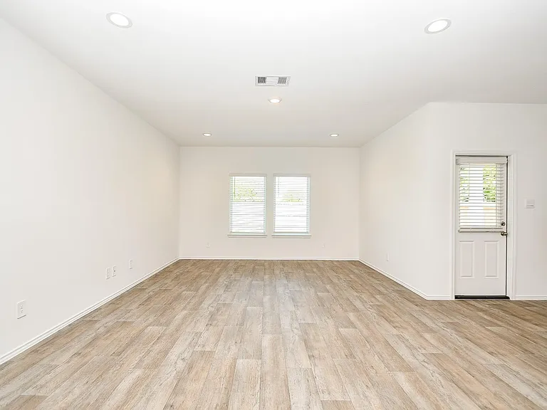2720 Bryan Grove Ln — Photo 6