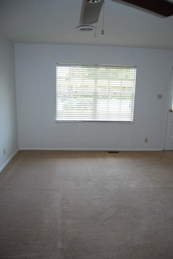 Beautiful 3 Bed, 1.5 Bath Home in the Heart of Fort Smith — Photo 4