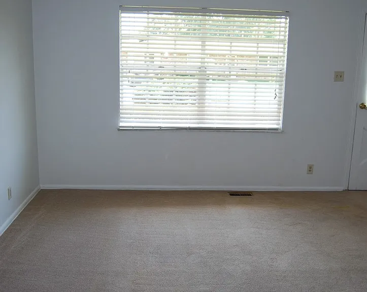 7712 Colony Ln — Photo 4