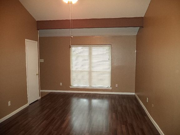 Vaulted Ceiling Living Area