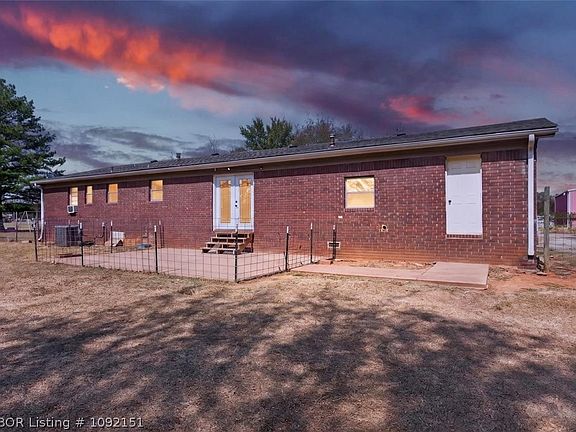 2nd image of 23037 Glover St