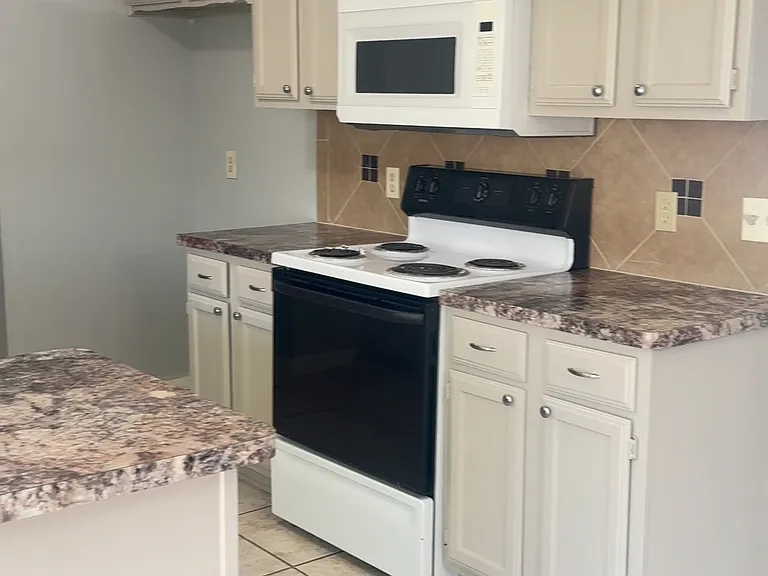2630 Bennington Ct — Photo 9
