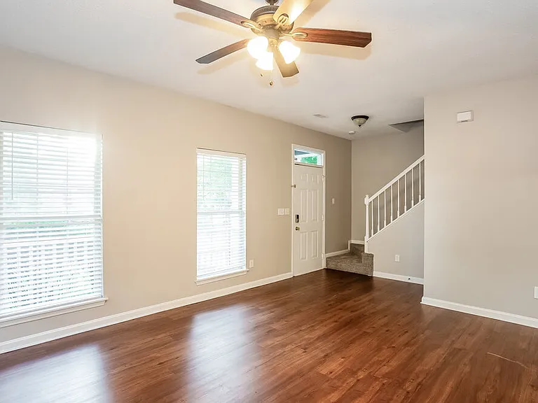 10415 Battle Ct — Photo 7