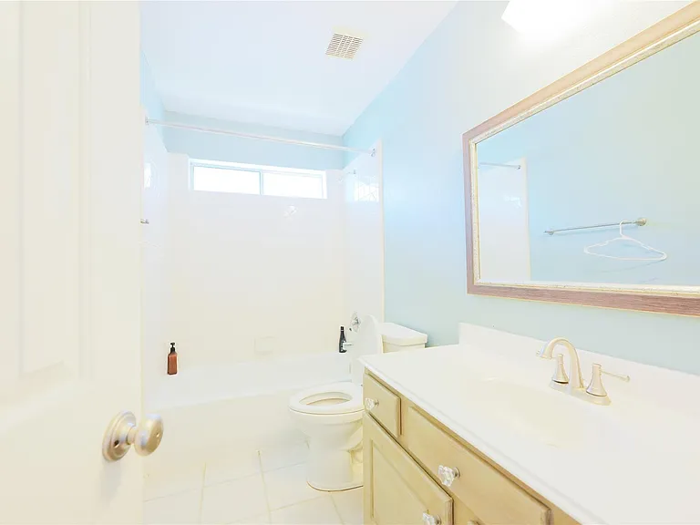 2422 Lansing Cir — Photo 28