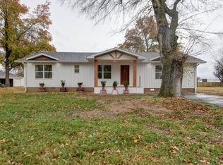 618 W Bluegrass Rd, Strafford, MO 65757