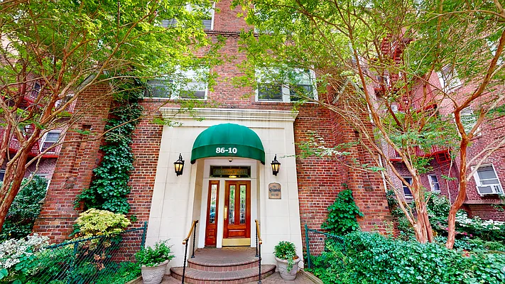 Rented by Compass | media 2