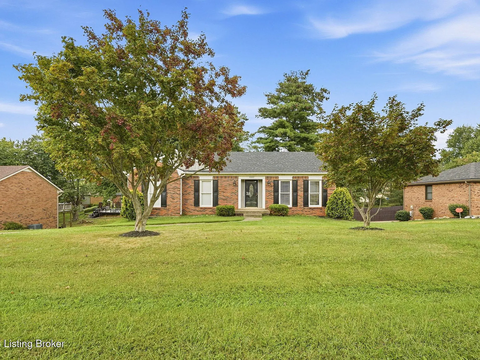 3 bed, 2.5 bath, 2136 sqft, $2,500 — Photo 3