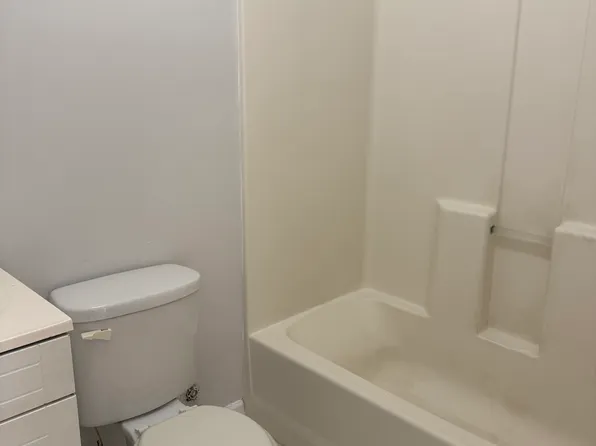 576 NE 63rd St APT 8, Miami, FL 33138