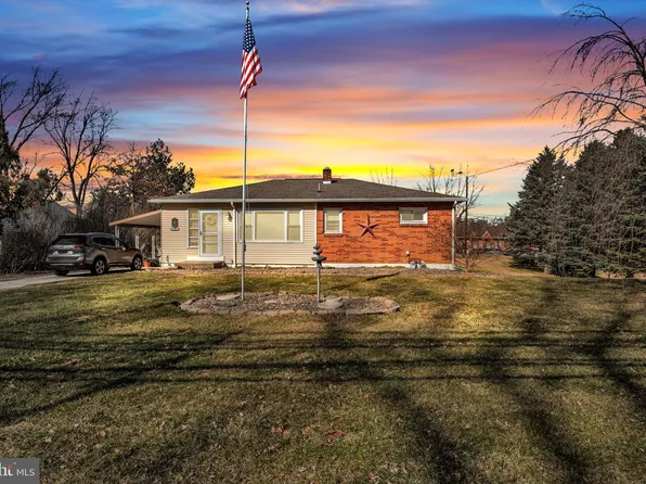 135 E Winding Hill Rd, Mechanicsburg, PA 17055