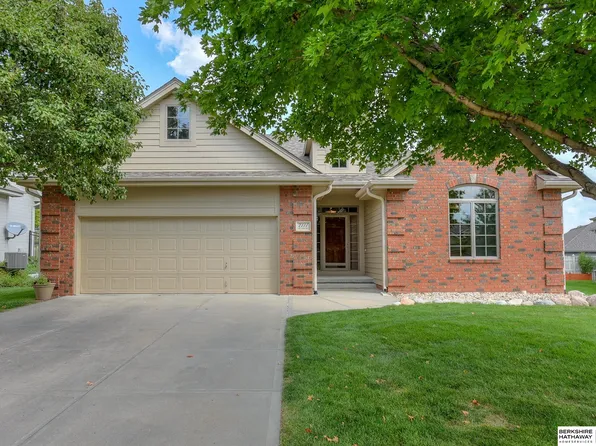 7111 S 100th Cir, La Vista, NE 68128