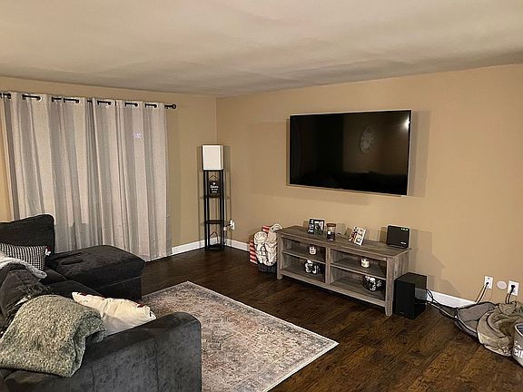 5th image of 1031 Ronald St