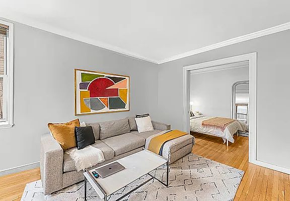 3rd image of 305 W 52nd St APT 4G
