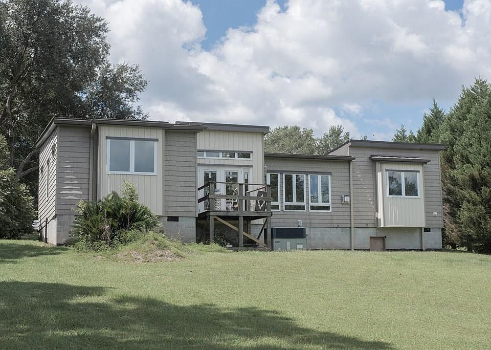 1st image of 11 Openwood Dr E