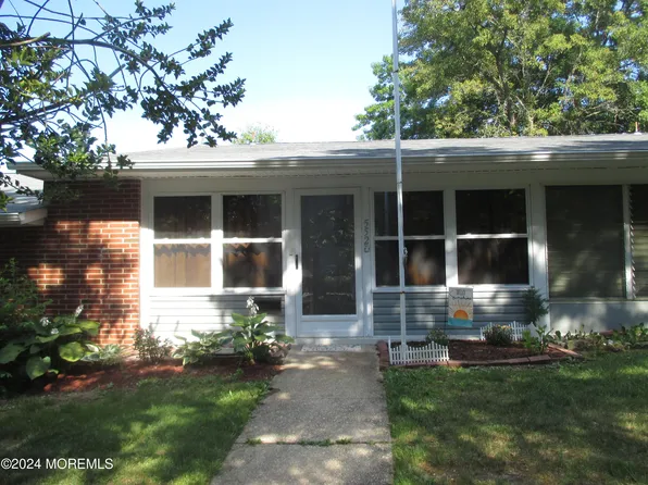 552 Sheffield Court #100D, Lakewood, NJ 08701