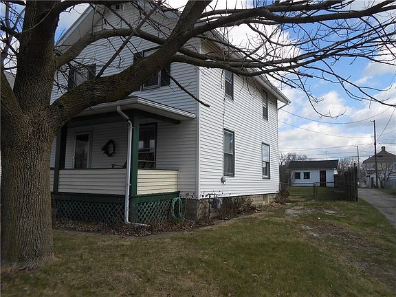 4th image of 410 N Clairmont Ave