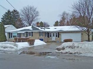 864 5th St, Menasha, WI 54952