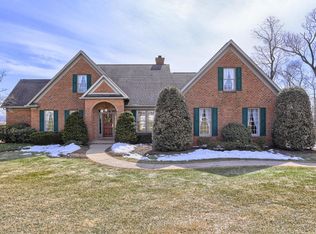 15 Apple Hill Dr, Lititz, PA 17543