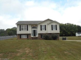 135 Rockwell Place Ct, Tobaccoville, NC 27050