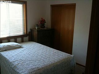 4th image of 11917 NE 47th St