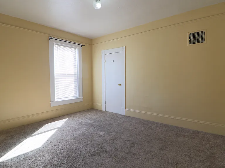 407 W 5th St #4 — Photo 11