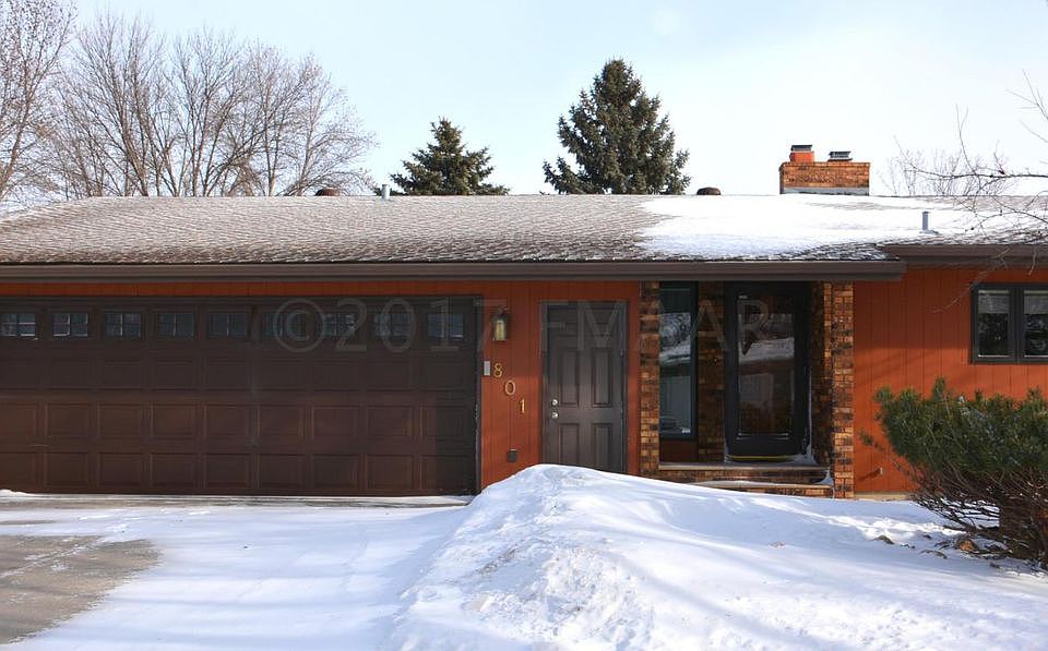 1st image of 801 7th St E