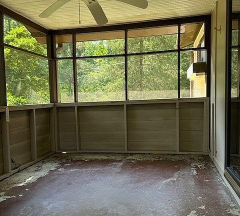 2nd image of 5216 Hemlock Rd