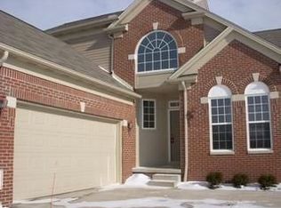 279 Stratford Dr, Broadview Heights, OH