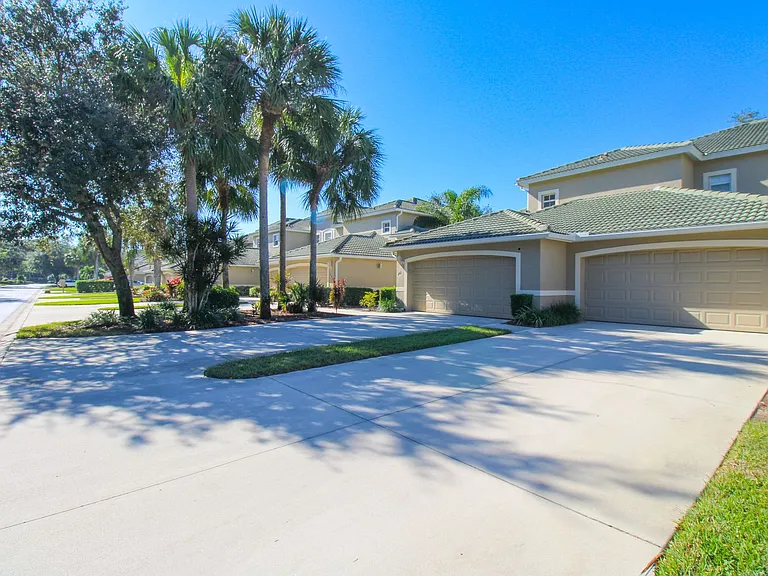 3435 Laurel Greens Ln S #201 — Photo 3
