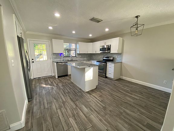 5th image of 120 46th Ave