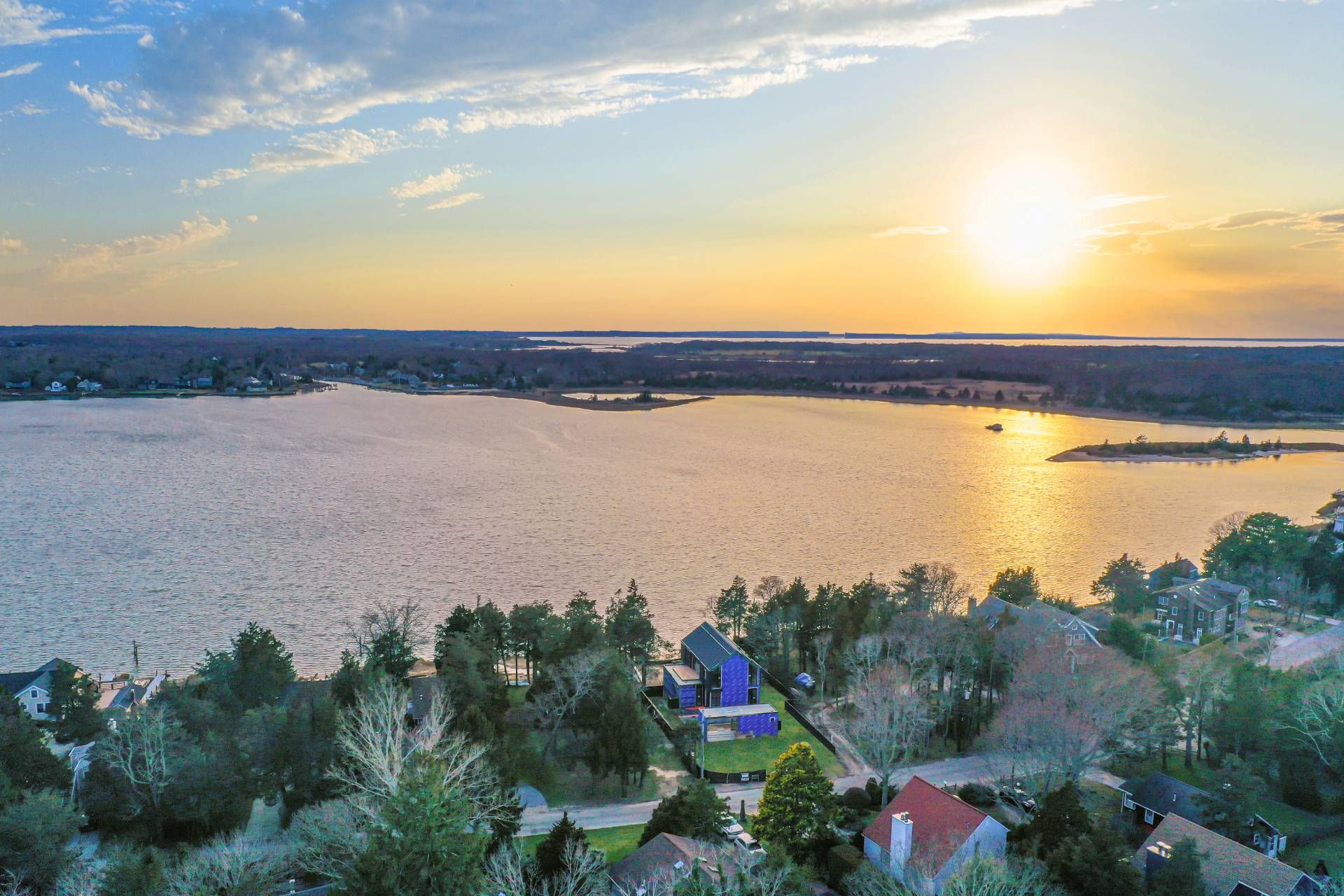 142 Towd Point Rd, Southampton, NY 11968 Out East