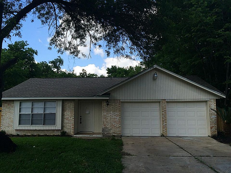 New Roof!! New exterior and interior paint throughout