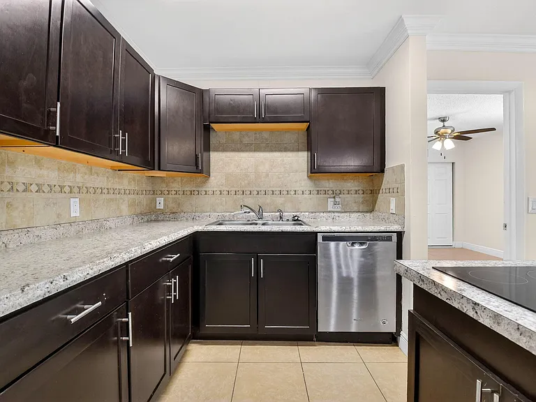 18 Crossings Cir #F — Photo 12