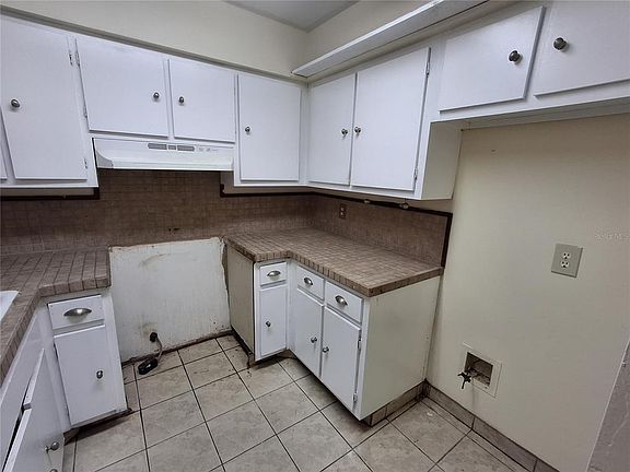 3rd image of 4333 SW 69th Ter